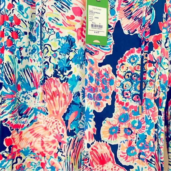 NWT Lilly pulitzer size small Willa top. Pristine discontinued pattern. - Picture 6 of 8